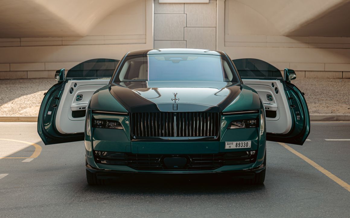 Rolls Royce Spectre - image 3
