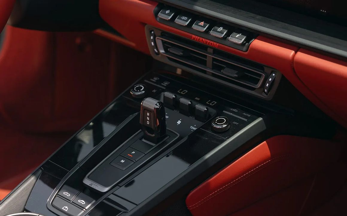 Porsche 911 GTS Cabriolet - image 10