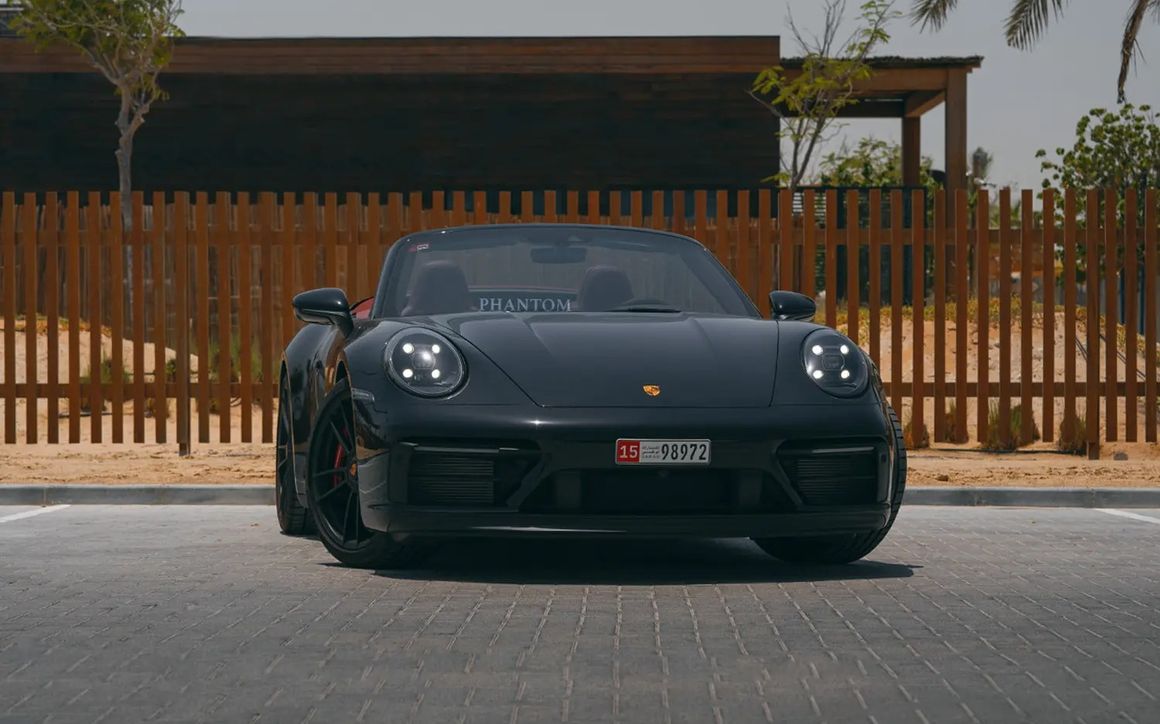 Porsche 911 GTS Cabriolet - image 1