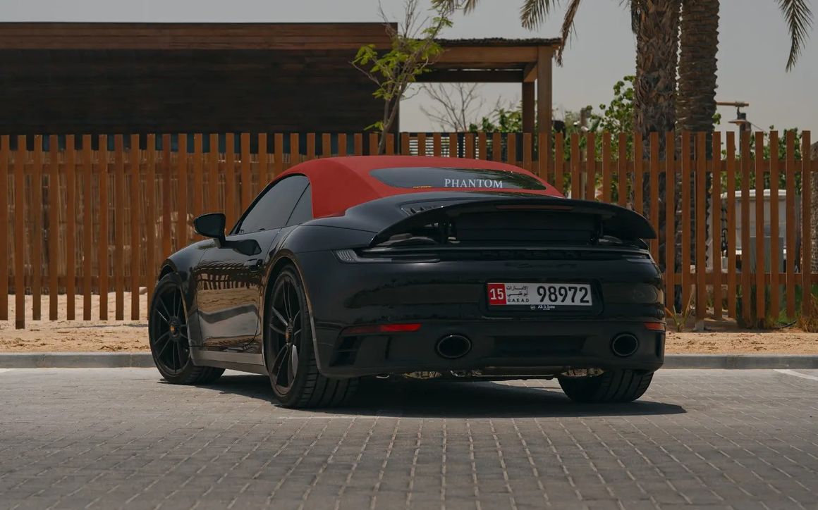 Porsche 911 GTS Cabriolet - image 5