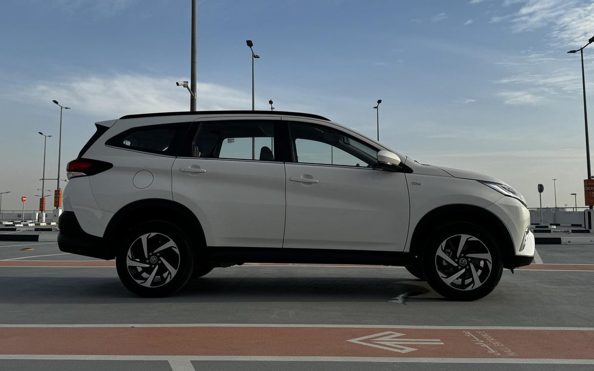 Toyota Rush 2023 - image 3