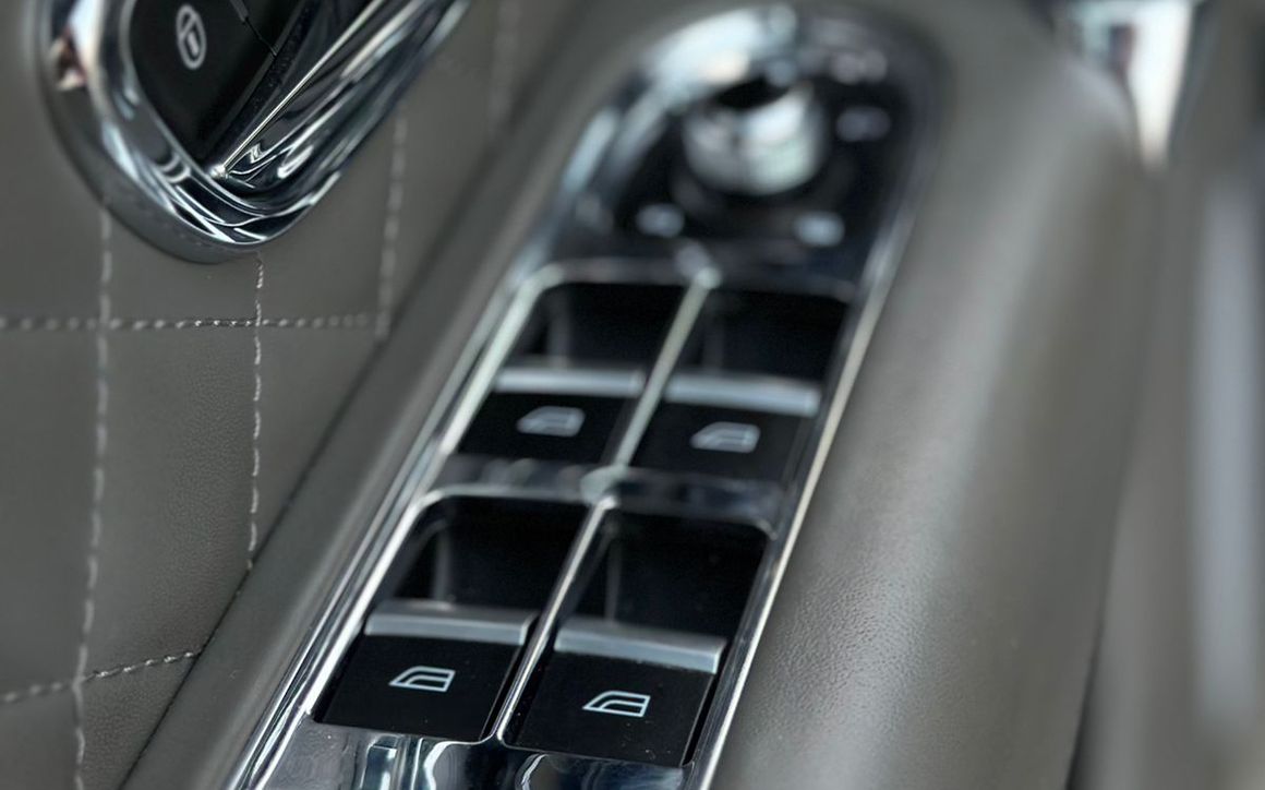 BENTLEY BENTAYGA - image 15