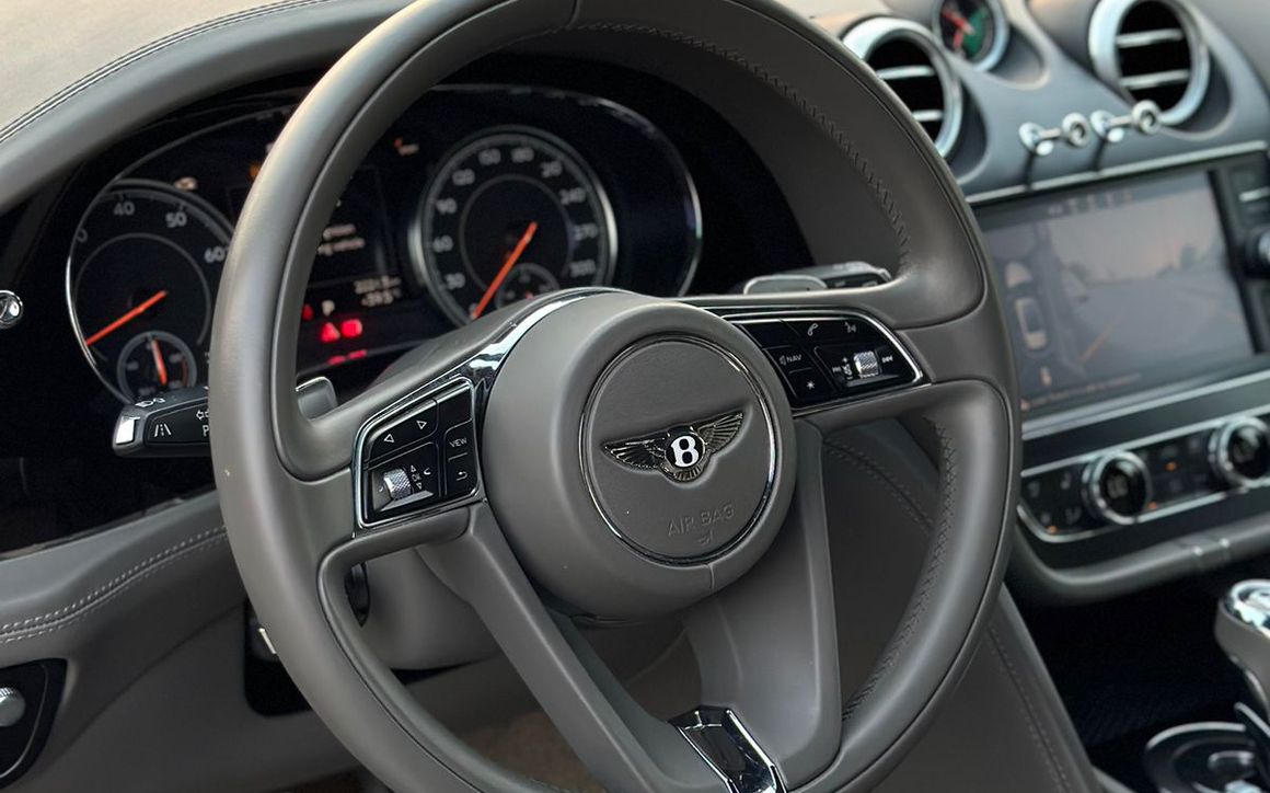BENTLEY BENTAYGA - image 10