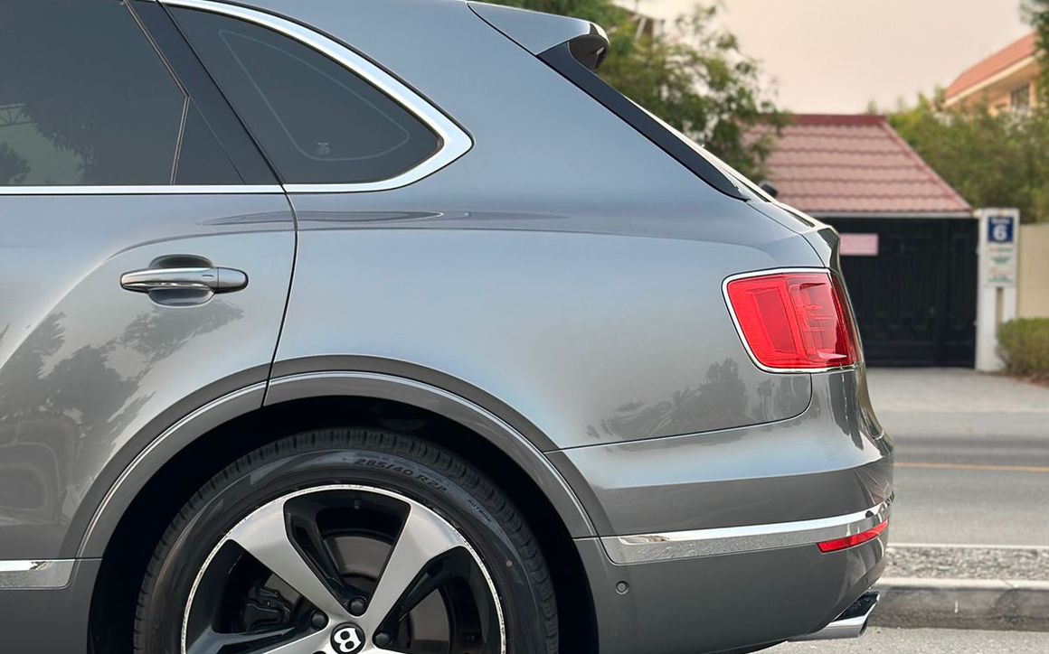 BENTLEY BENTAYGA - image 7