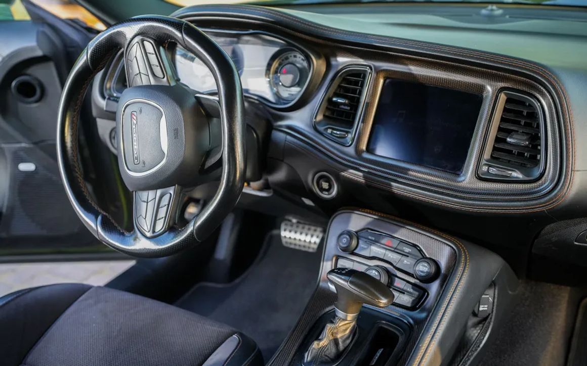 DODGE CHALLENGER - image 12