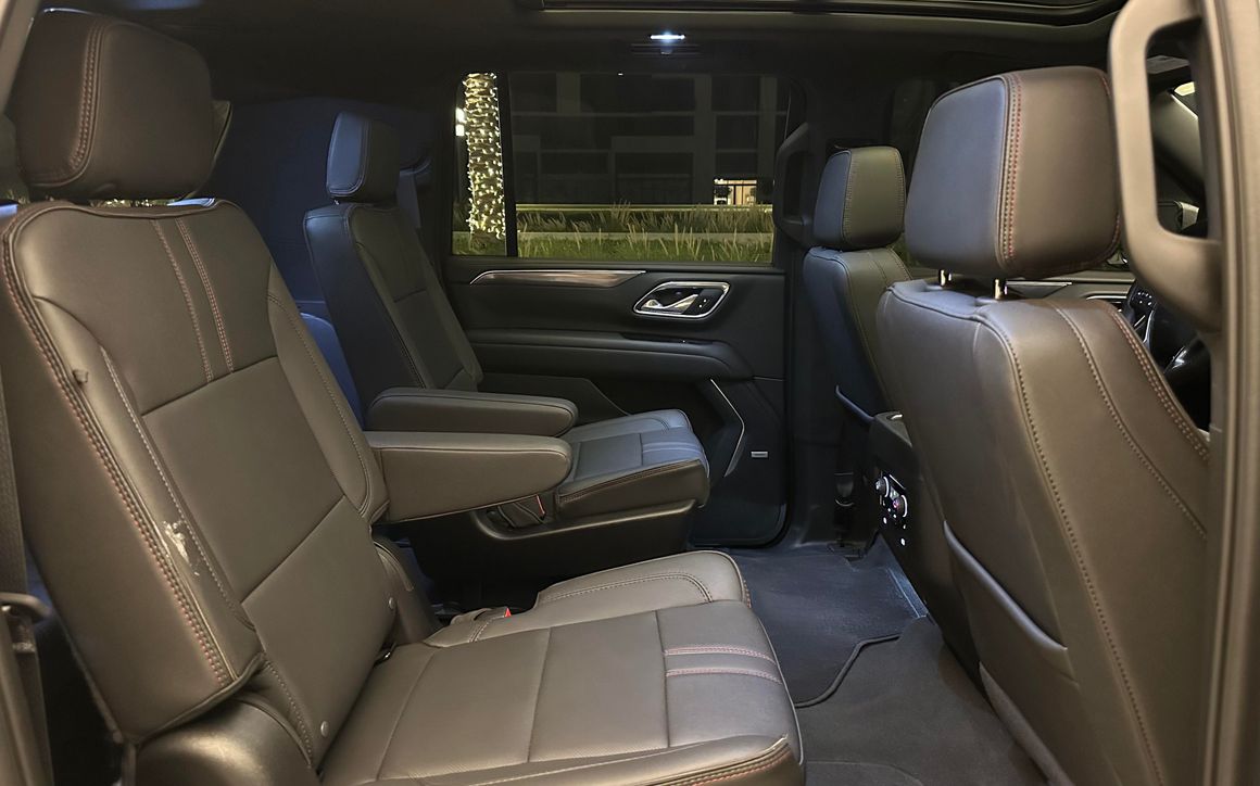 Chevrolet Suburban - image 14