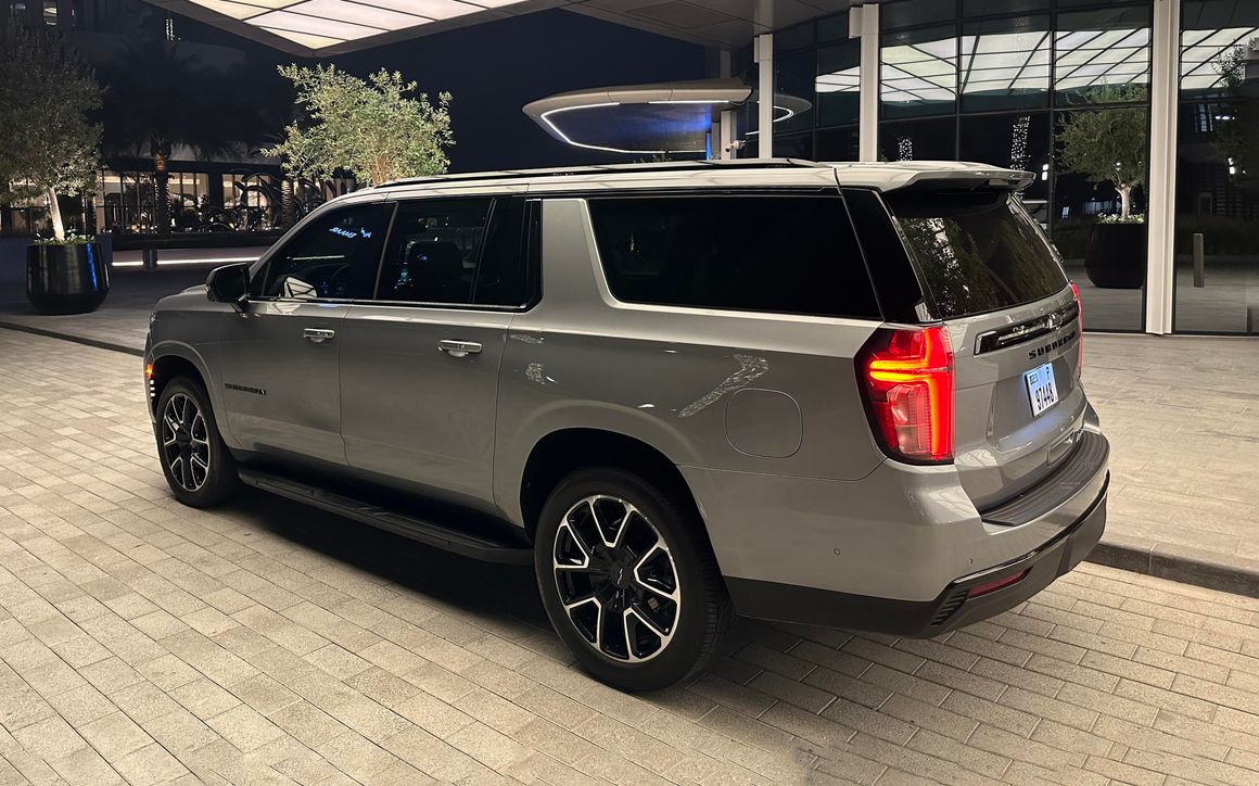 Chevrolet Suburban - image 8