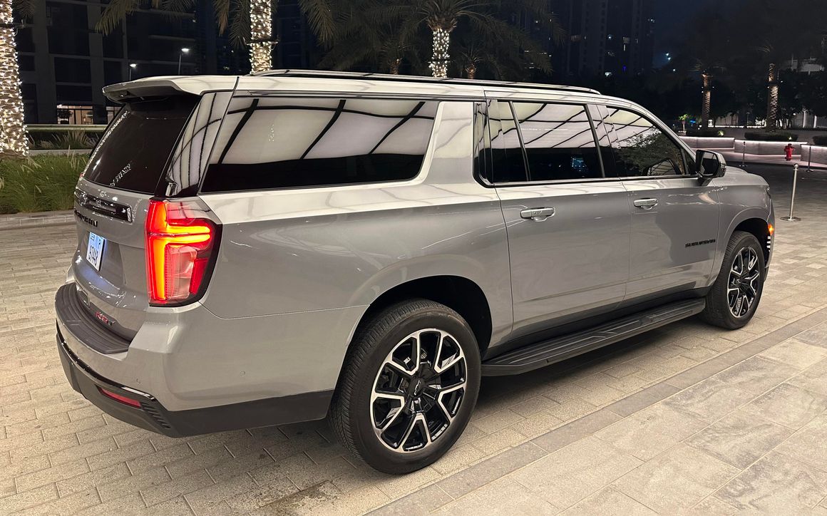 Chevrolet Suburban - image 6