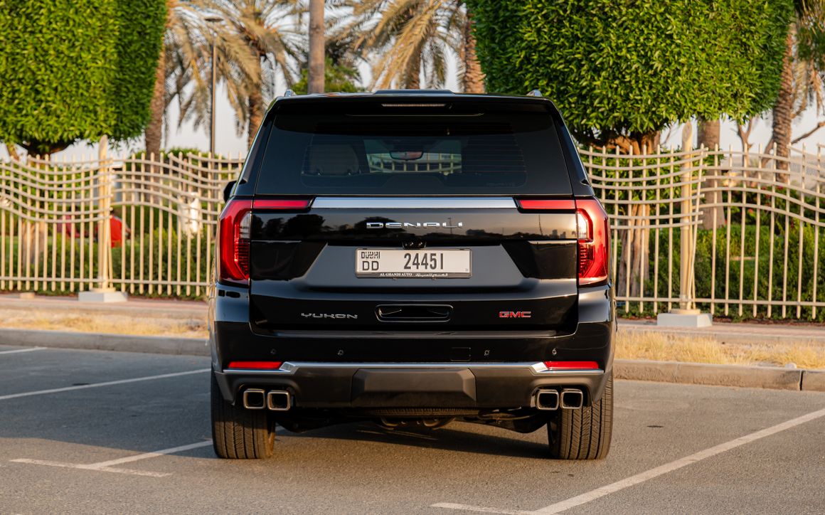GMC Yukon Denali - image 5