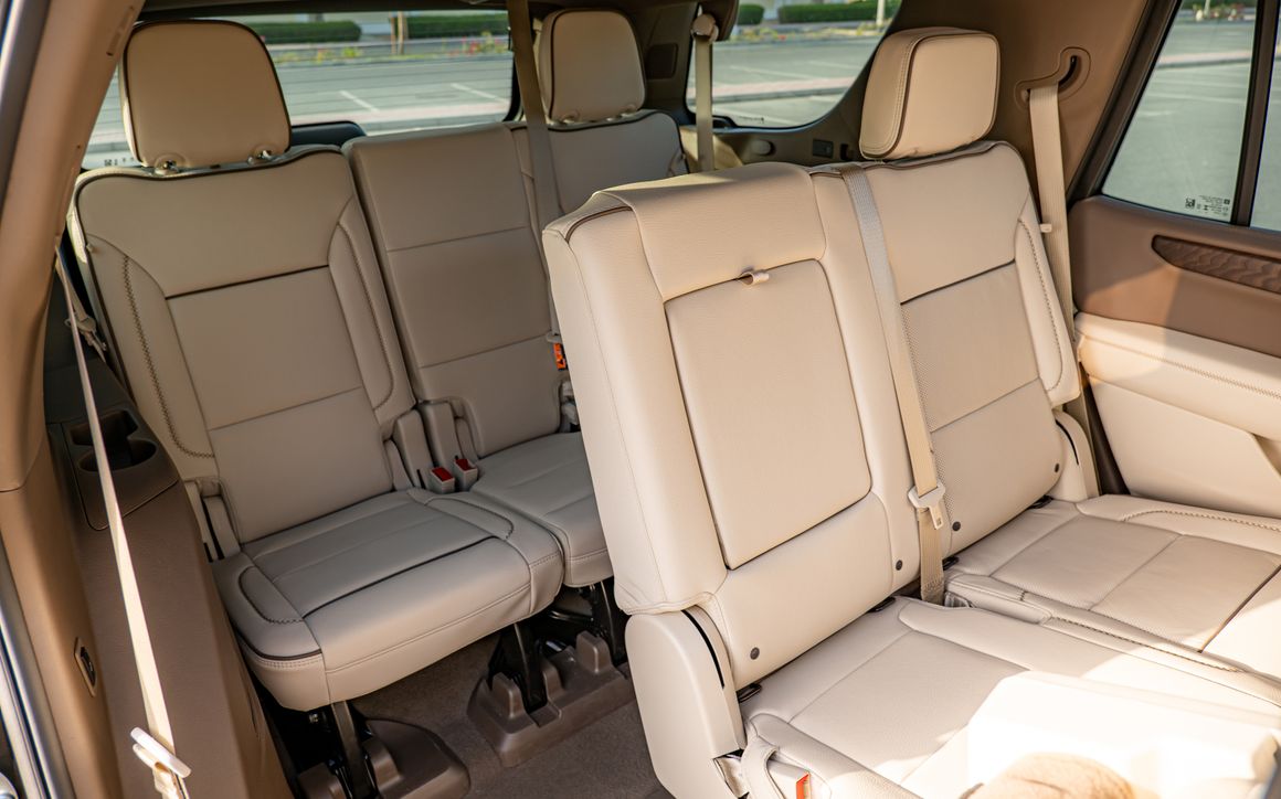 GMC Yukon Denali - image 11