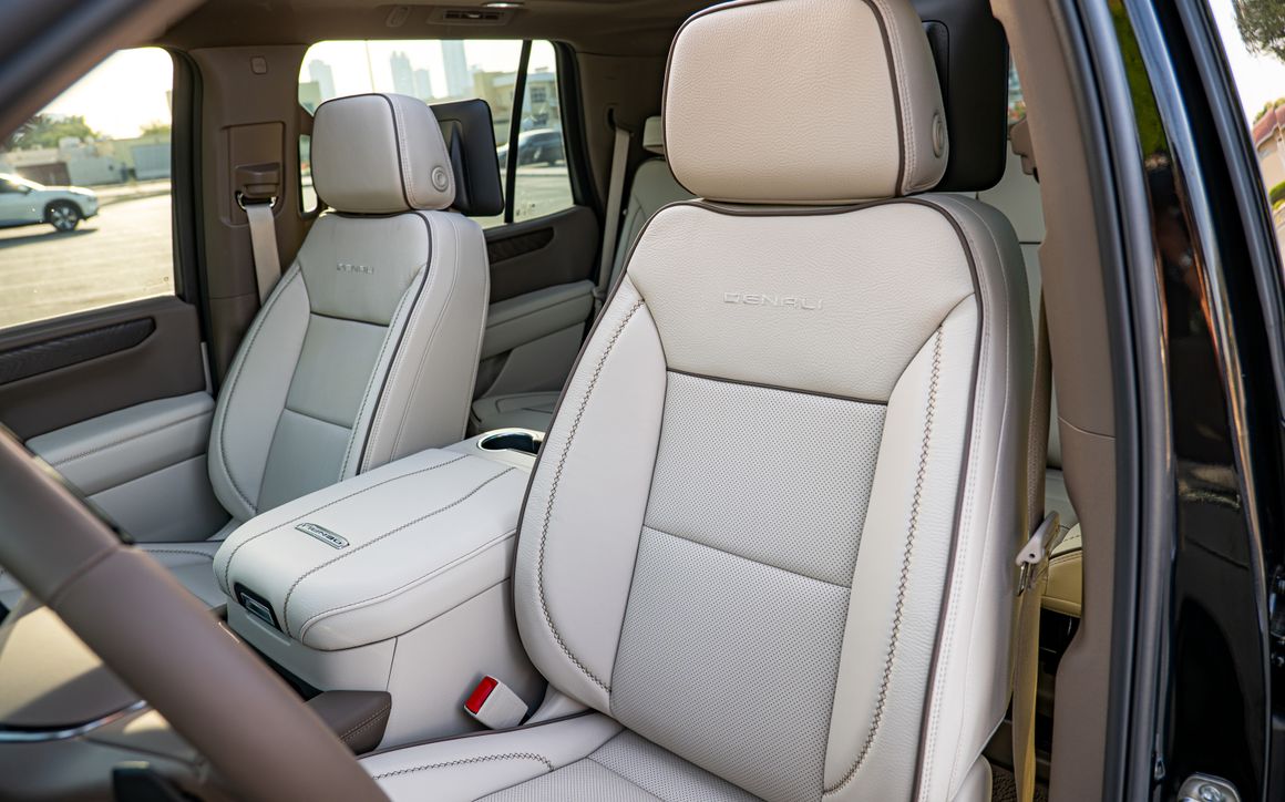 GMC Yukon Denali - image 9