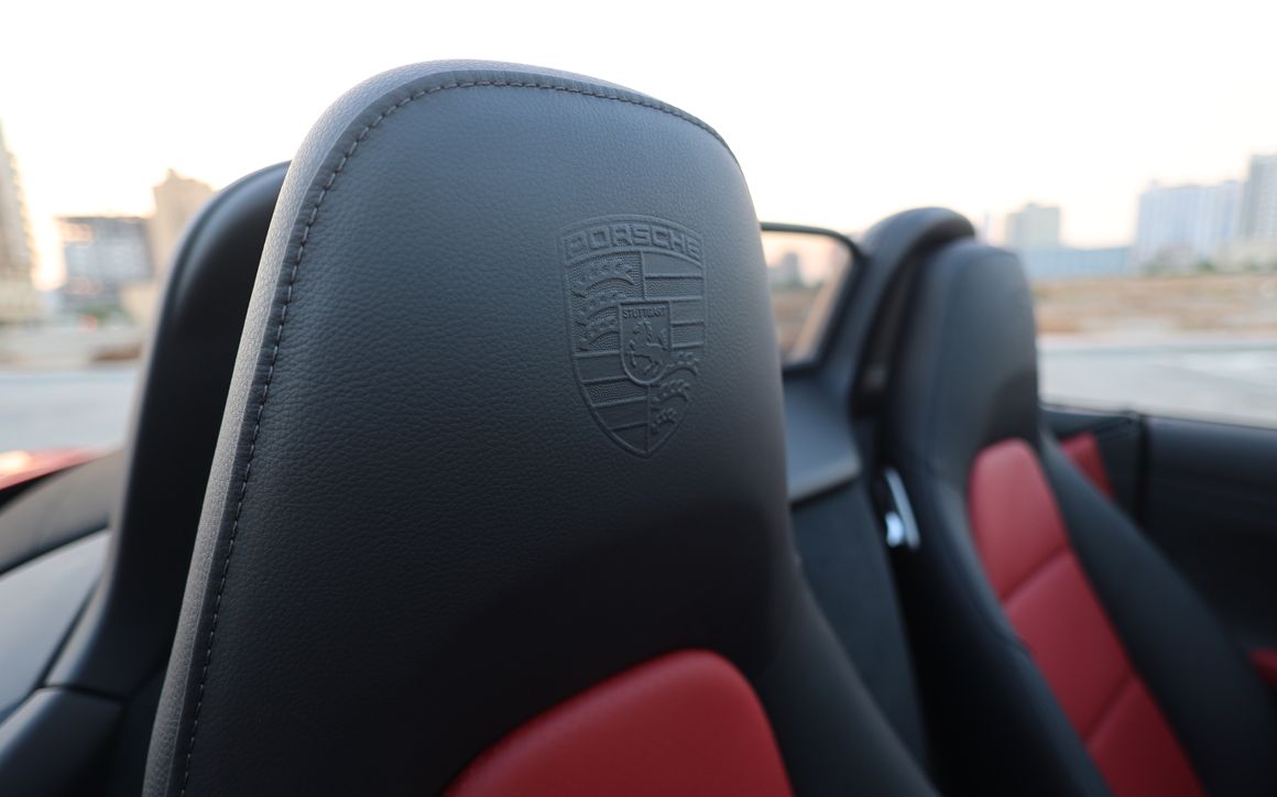Porsche Boxster 718 Red - image 20