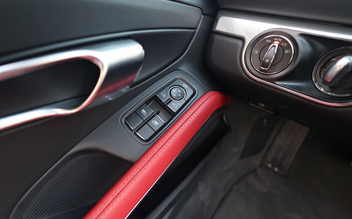 Porsche Boxster 718 Red - image 18