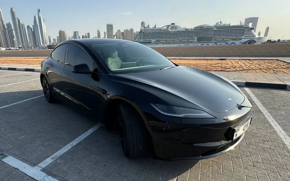 Tesla Model 3 Standard - image 1