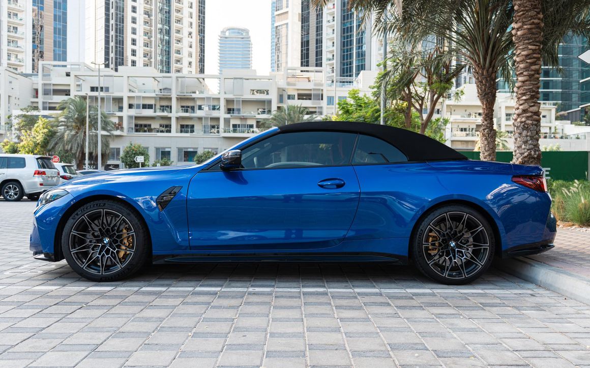 BMW M4 - image 2
