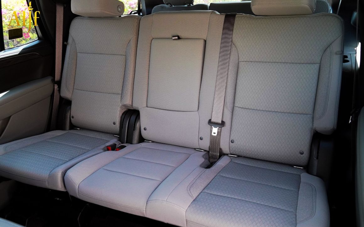 Chevrolet Tahoe - image 6
