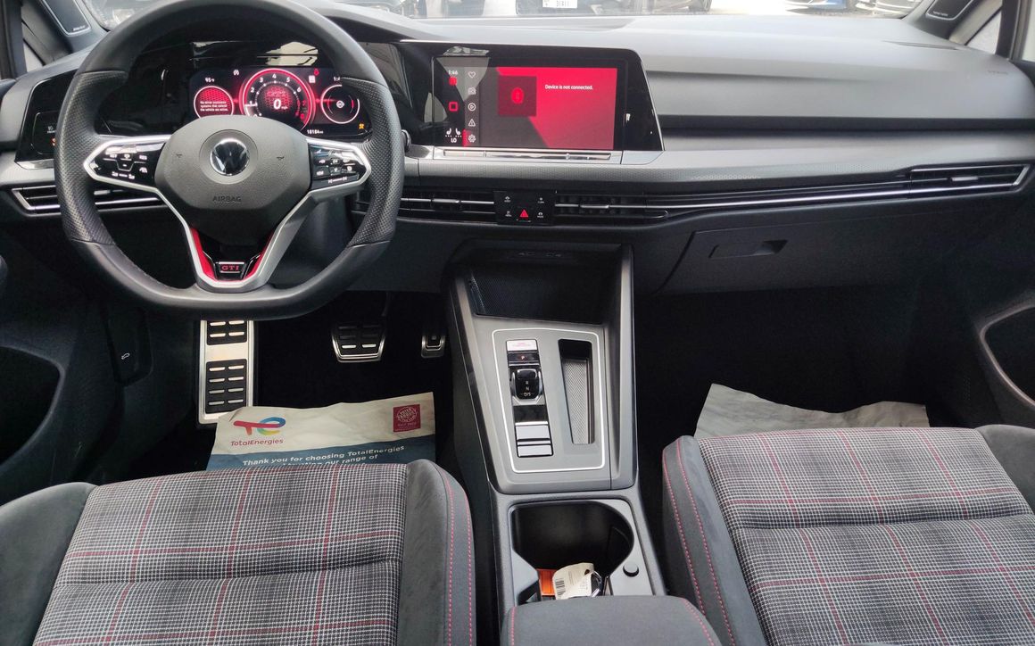 VOLKSWAGEN GOLF GTI - image 8