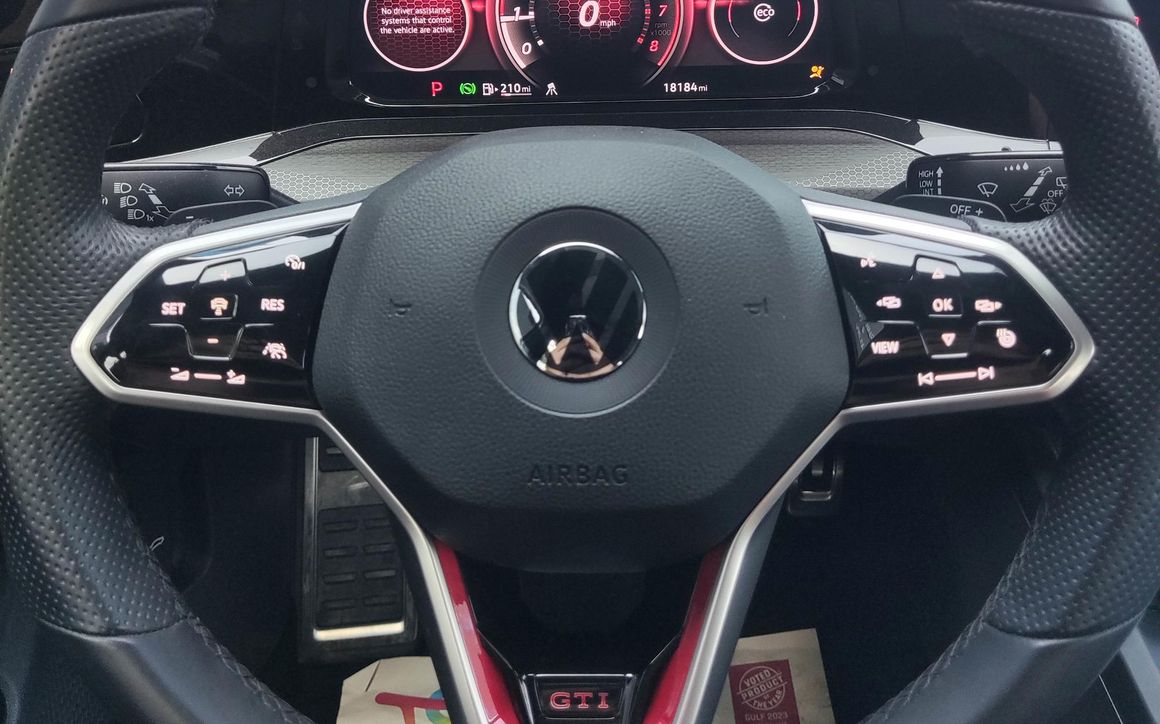 VOLKSWAGEN GOLF GTI - image 11