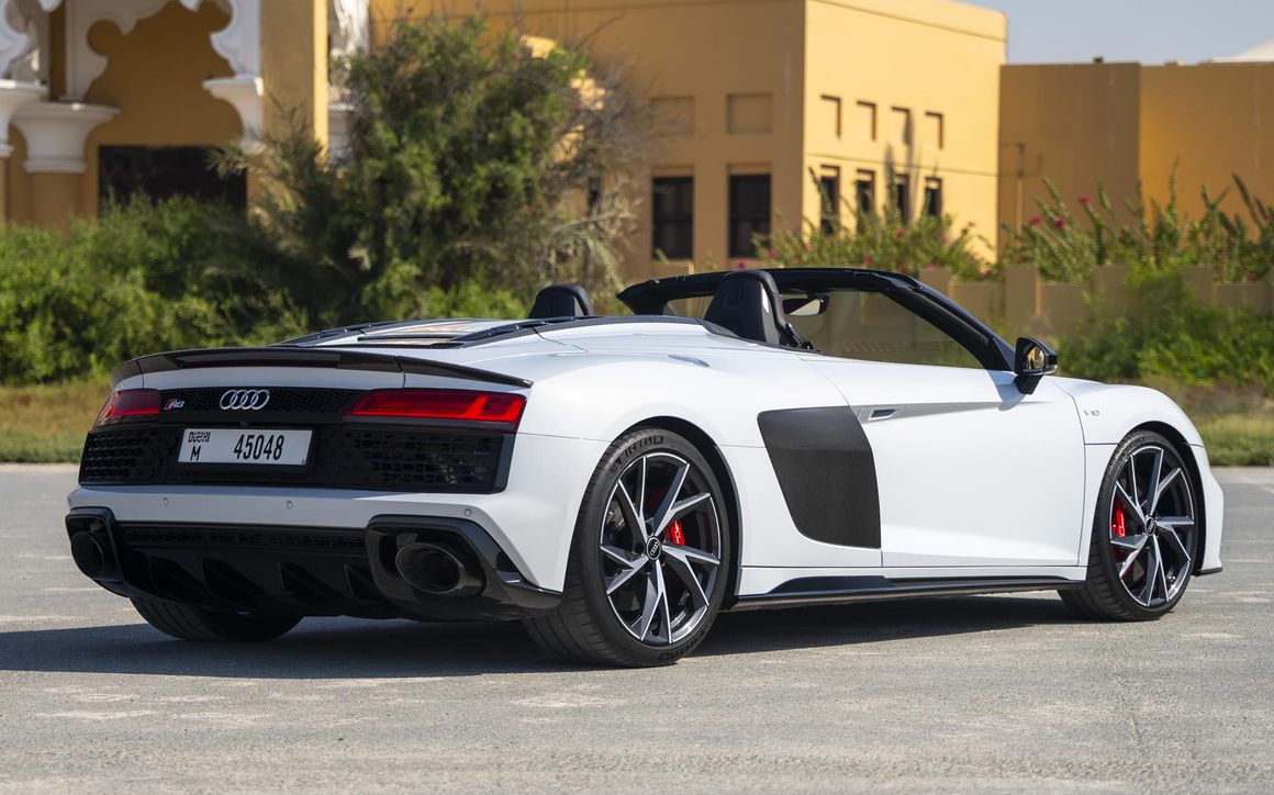 Audi R8 Spyder - image 10