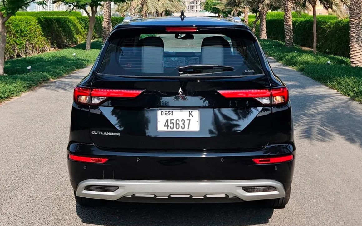 MITSUBISHI OUTLANDER - image 7