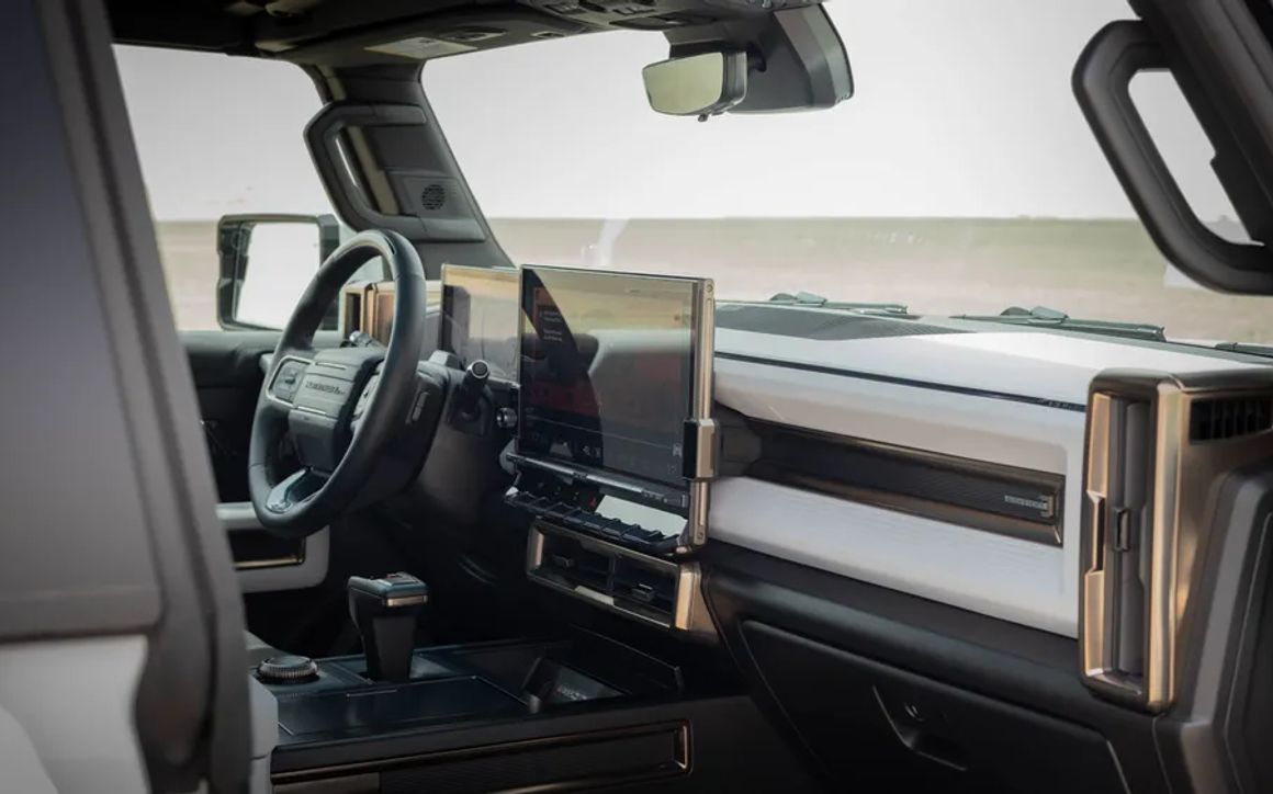 GMC HUMMER EV - image 9