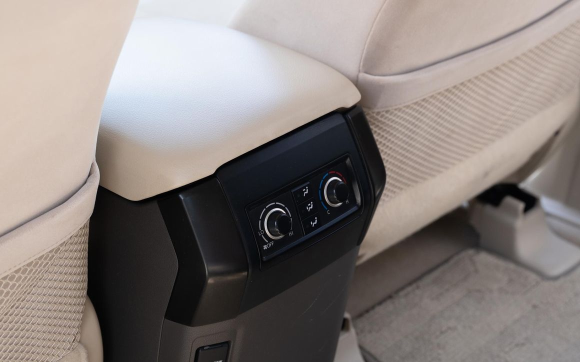 Land Cruiser Prado - image 6