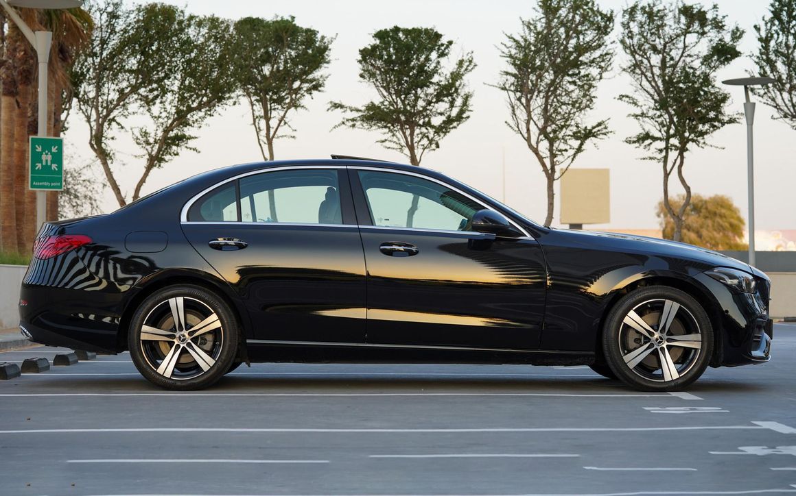 Mercedes Benz C300 4Matic - image 5