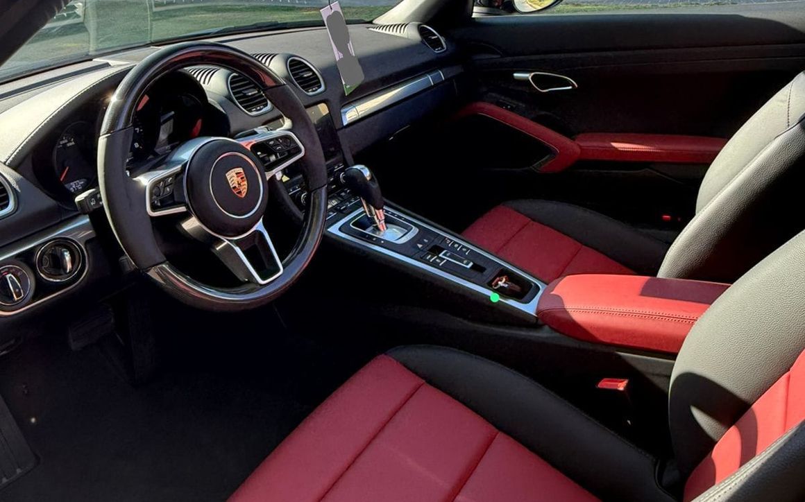 PORSCHE BOXTER 718 CONVERTIBLE - 2024 - image 4