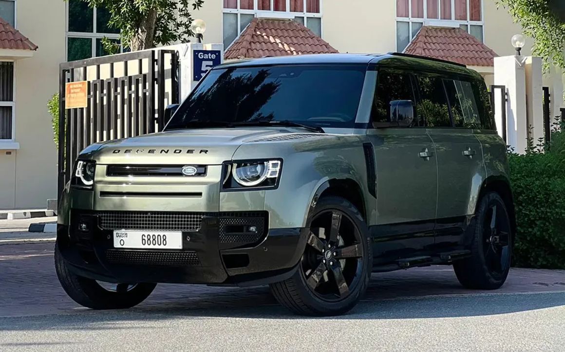 LAND ROVER DEFENDER - image 1