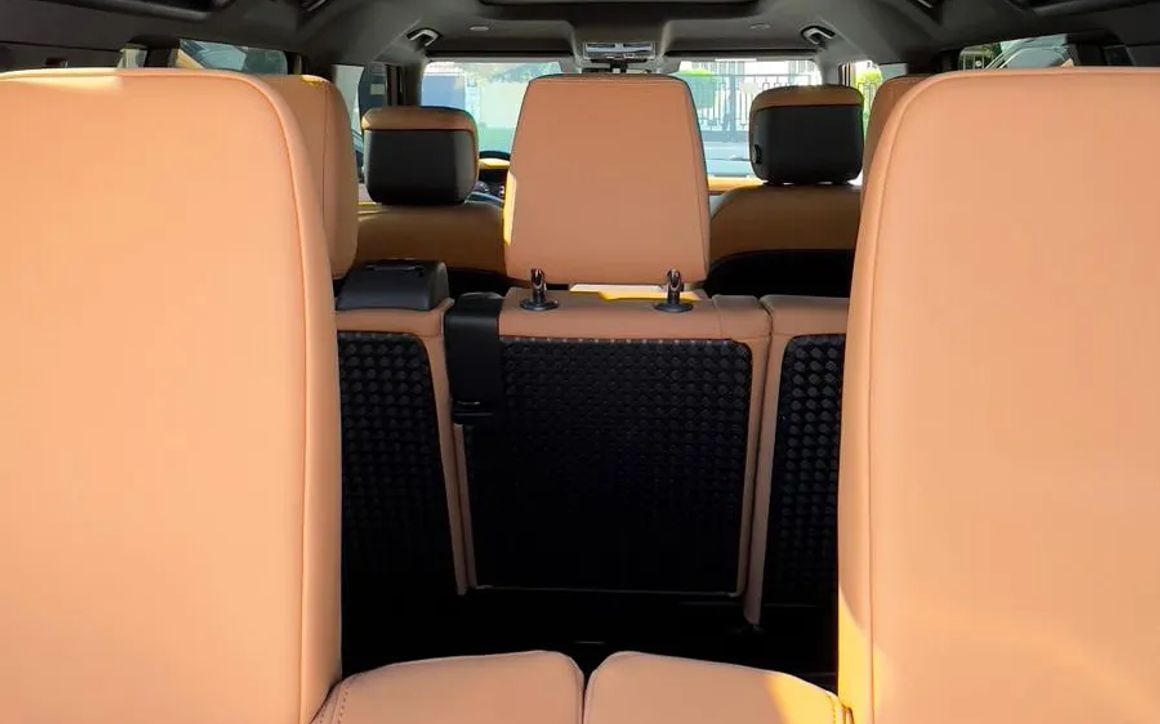 LAND ROVER DEFENDER - image 11