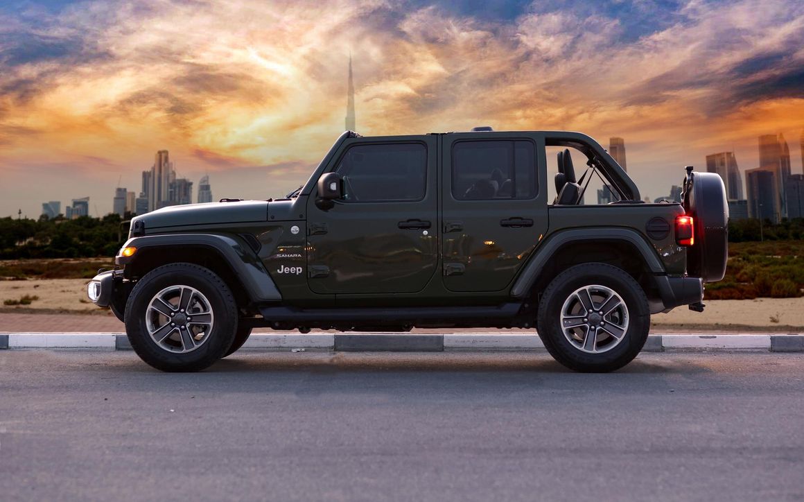 Jeep Wrangler Sahara Convertible - image 3