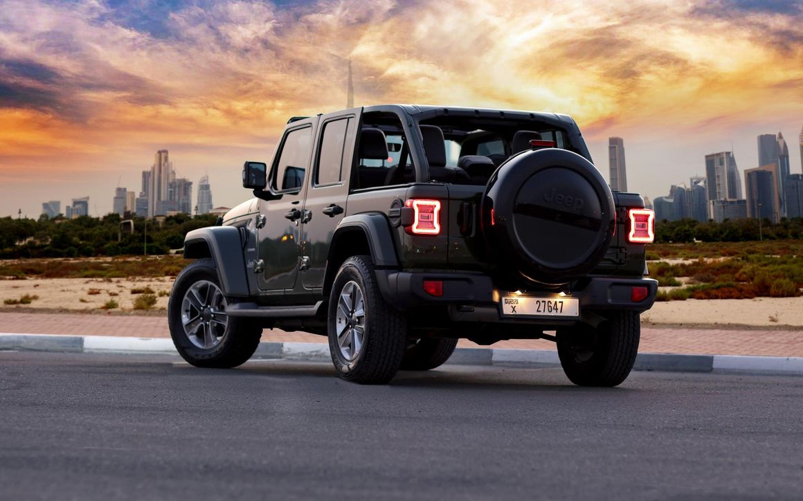 Jeep Wrangler Sahara Convertible - image 10