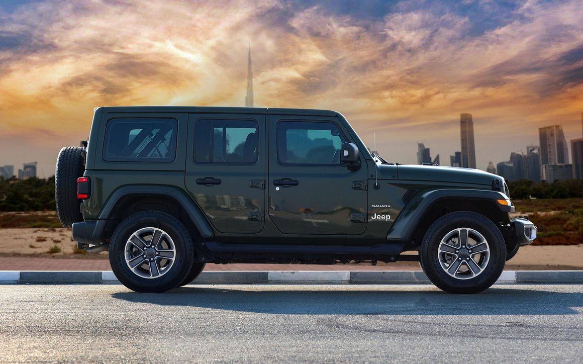 Jeep Wrangler Sahara Convertible - image 5