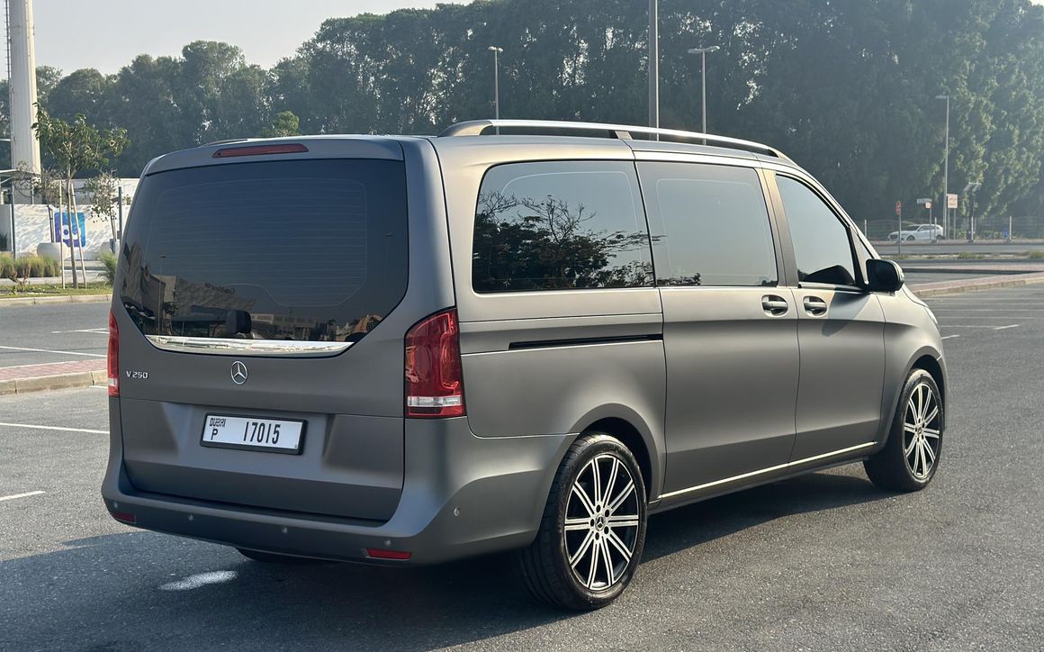 Mercedes V250 - image 5