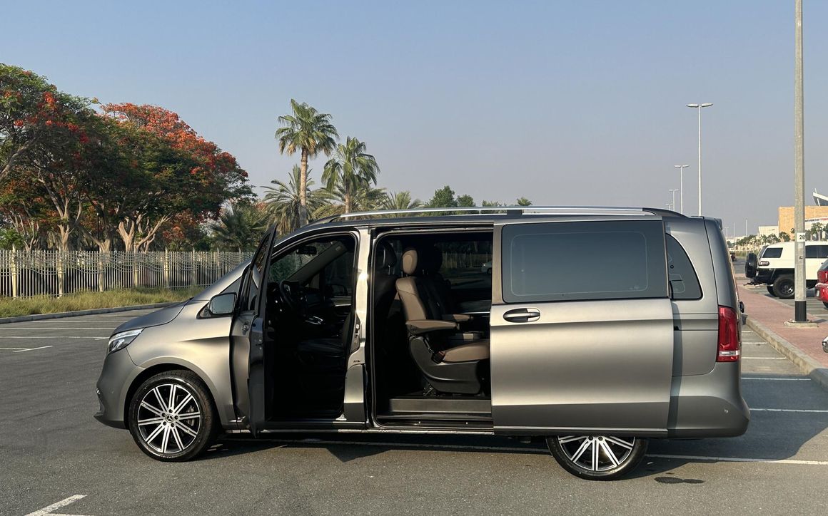 Mercedes V250 - image 6