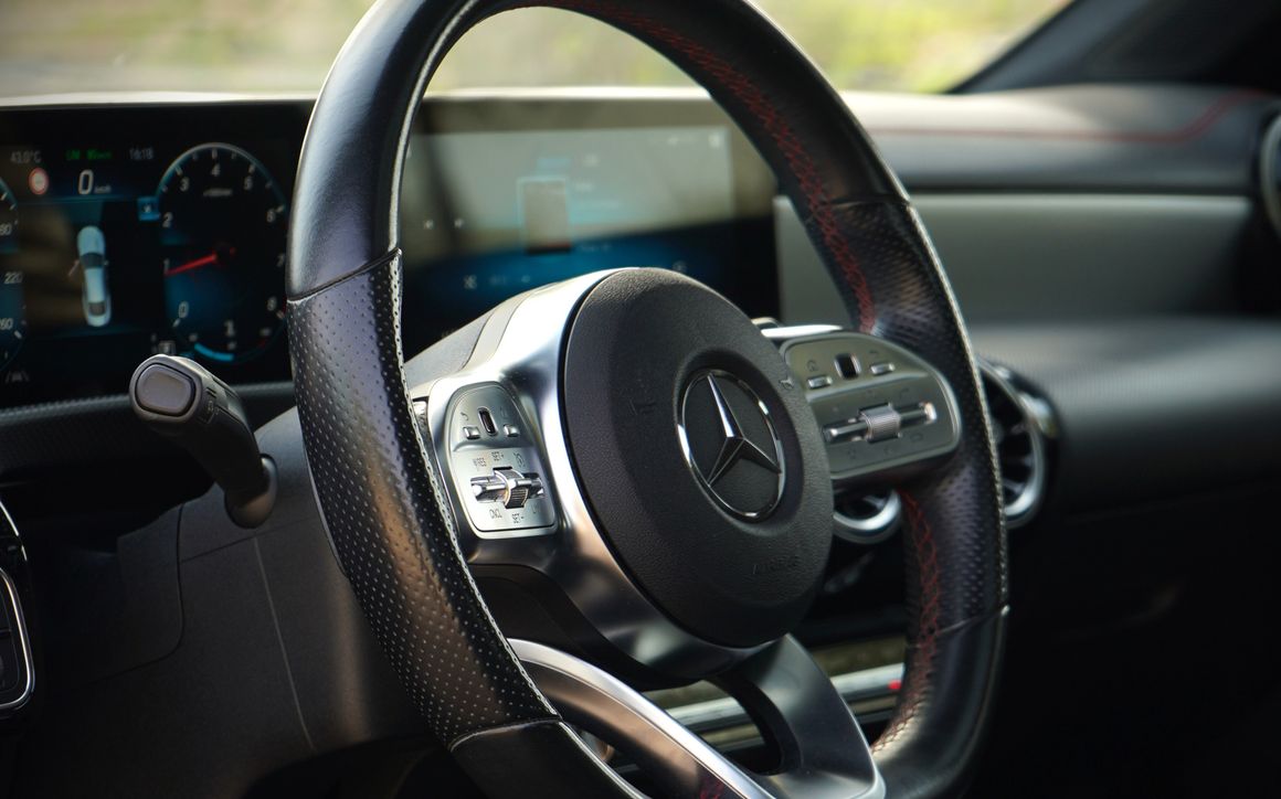 MERCEDES CLA 200 - image 8