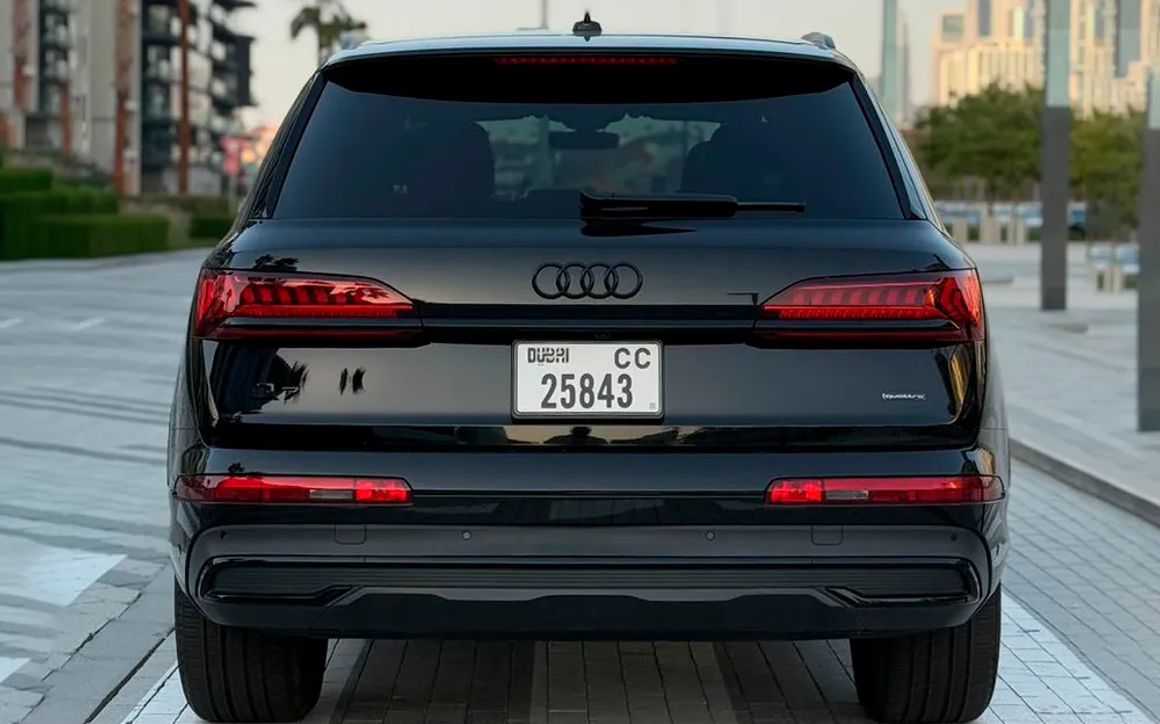 AUDI Q7 - image 3