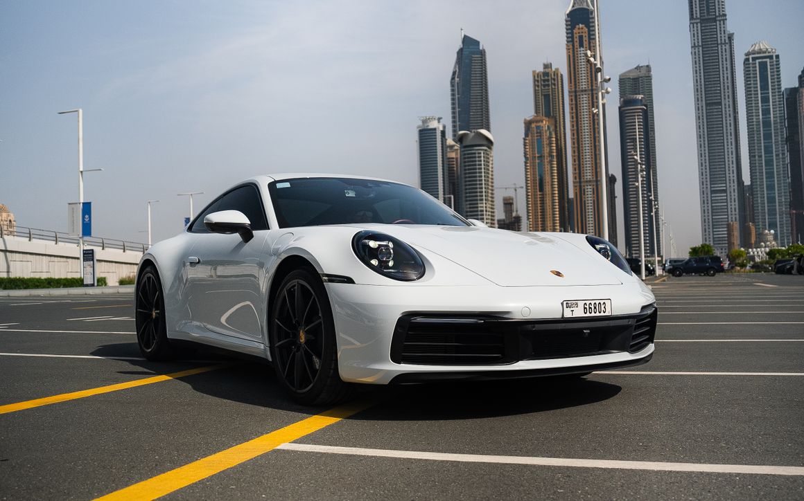 PORSCHE 911 CARRERA 4 - image 1