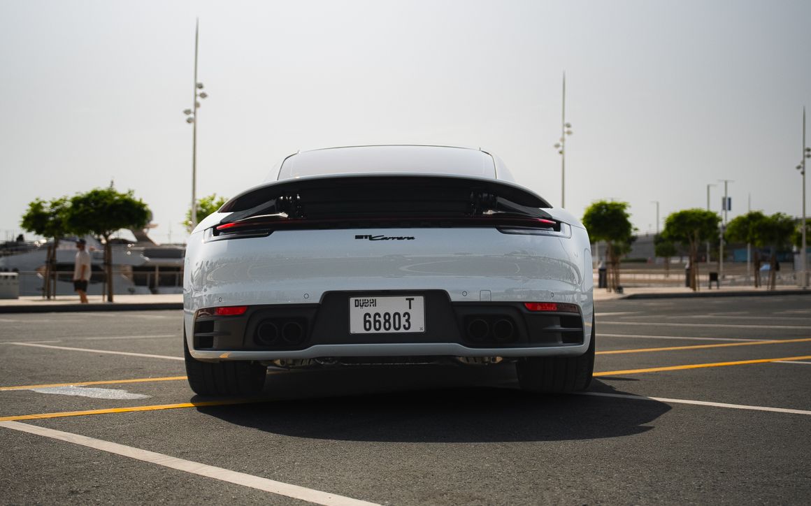 PORSCHE 911 CARRERA 4 - image 5