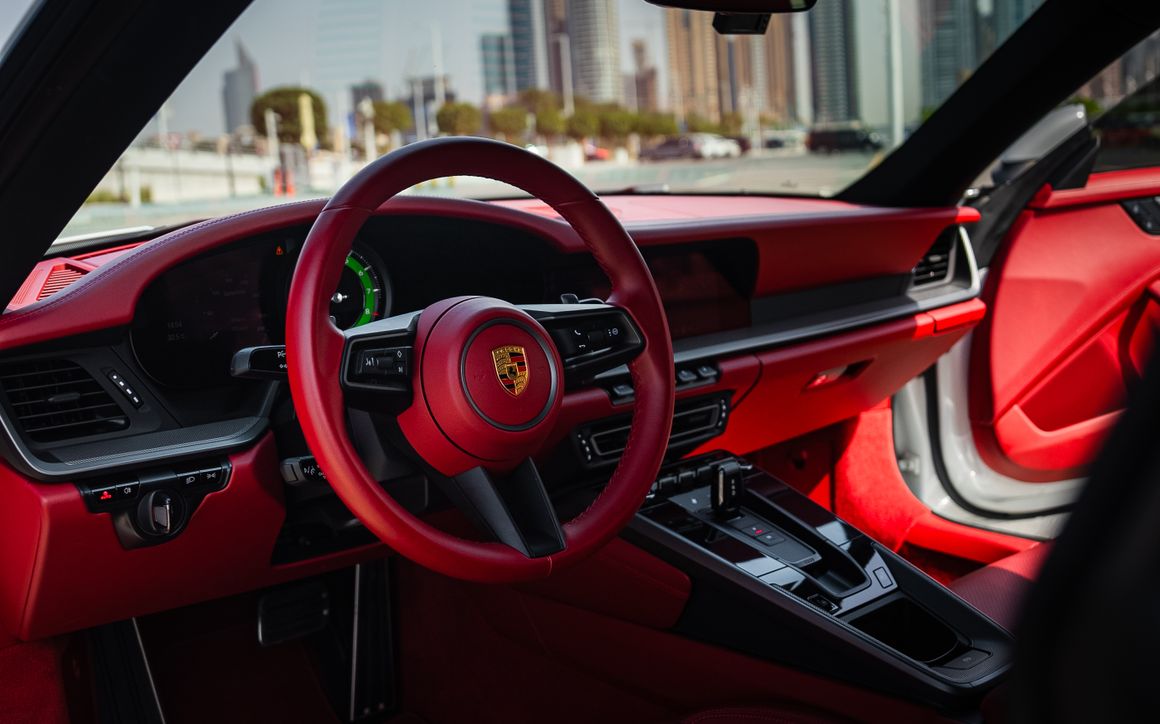 PORSCHE 911 CARRERA 4 - image 15
