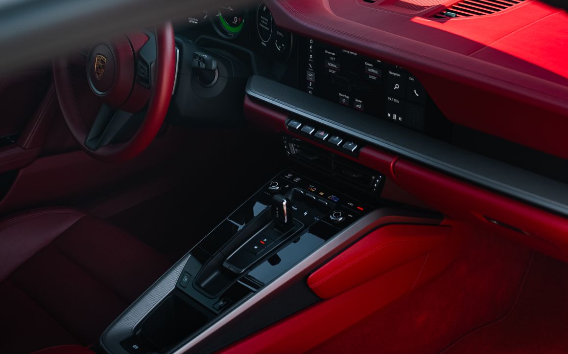 PORSCHE 911 CARRERA 4 - image 17