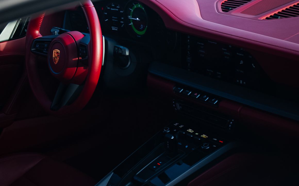 PORSCHE 911 CARRERA 4 - image 13