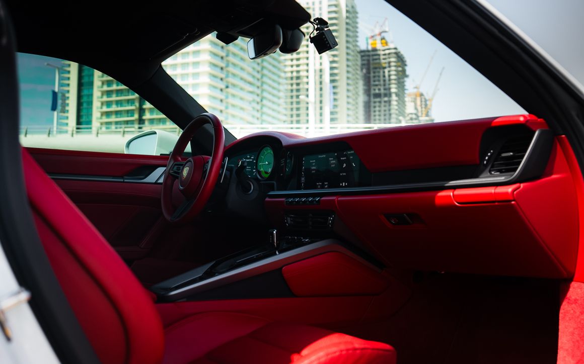 PORSCHE 911 CARRERA 4 - image 16