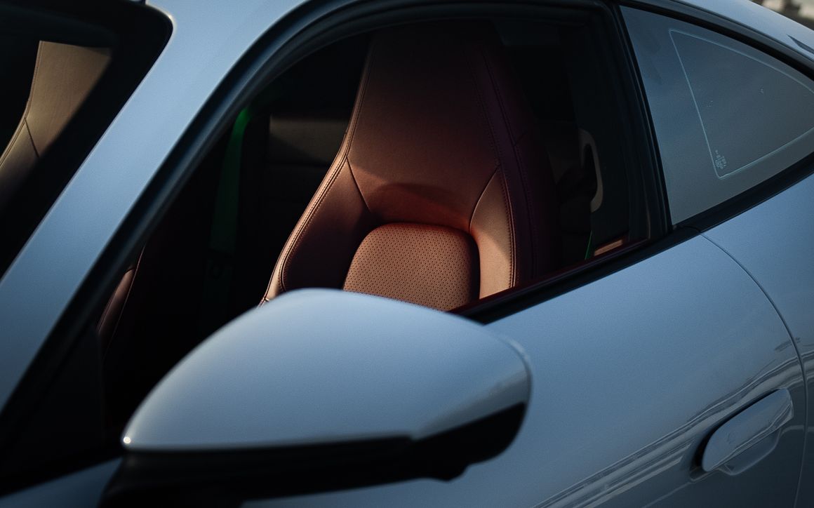PORSCHE 911 CARRERA 4 - image 12