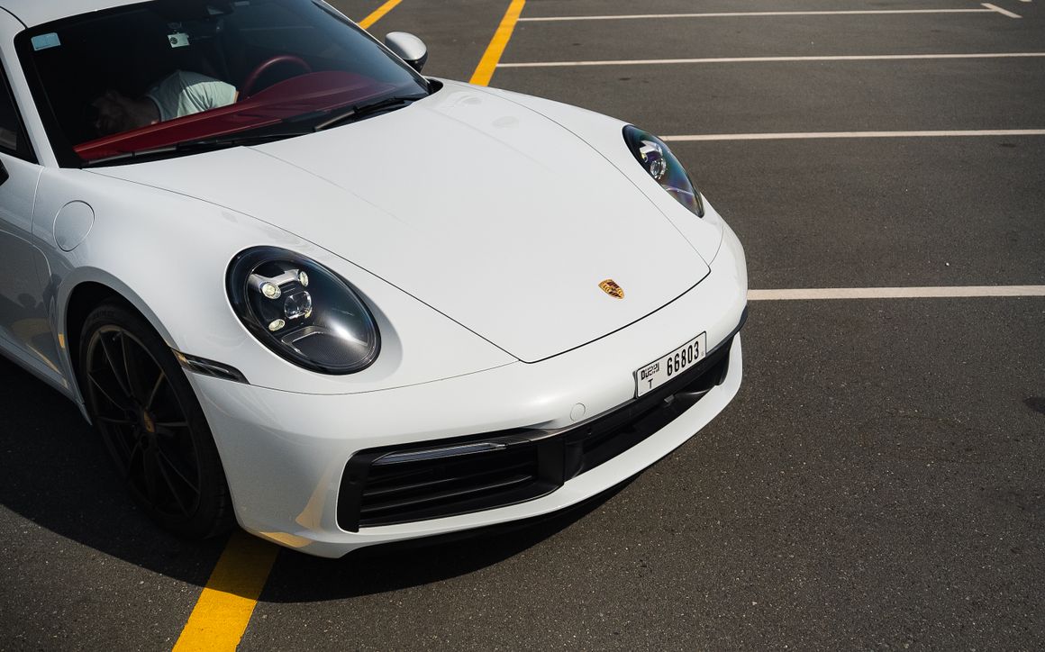 PORSCHE 911 CARRERA 4 - image 8