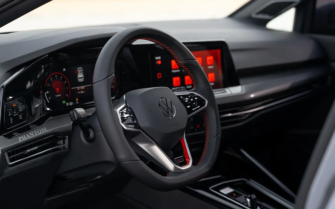 VOLKSWAGEN GOLF GTI 20L - image 8
