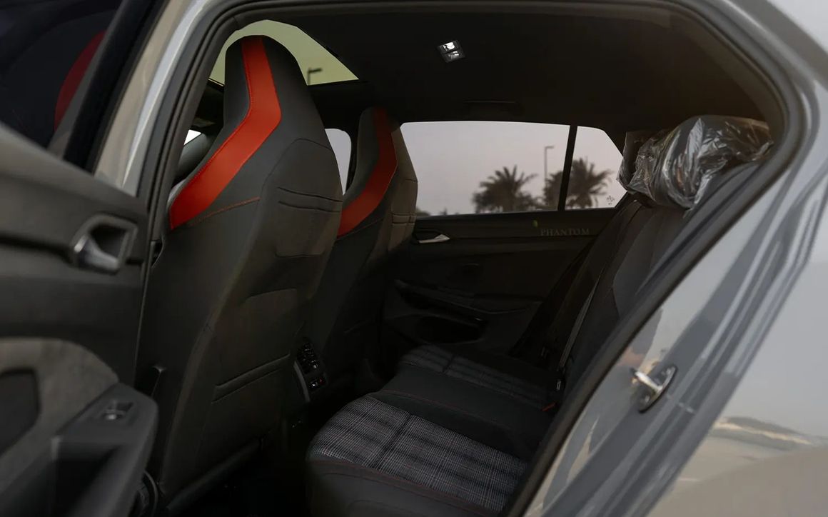 VOLKSWAGEN GOLF GTI 20L - image 13