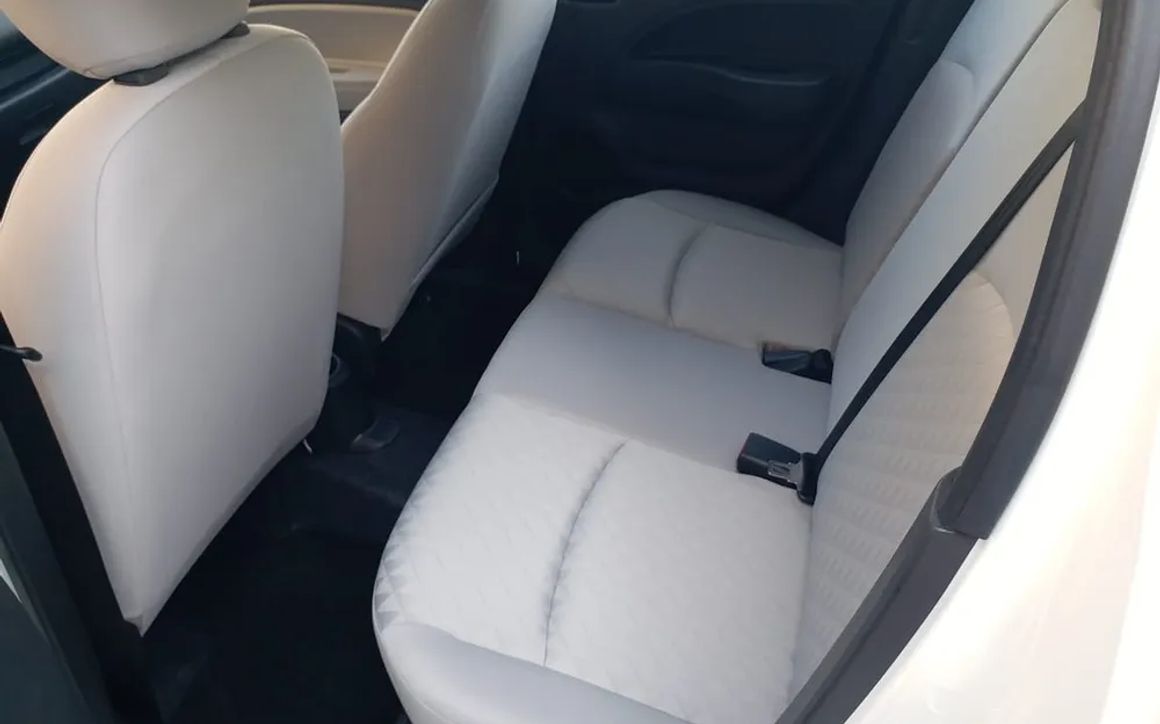 Mitsubishi Mirage - image 7