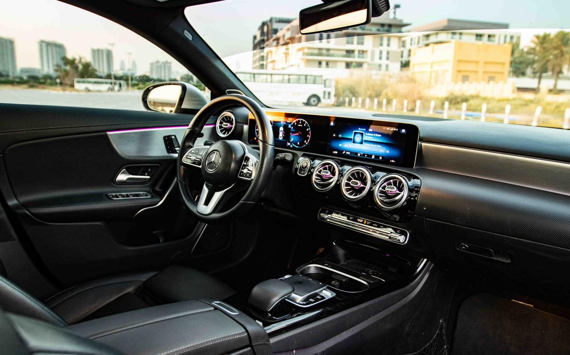 MERCEDES CLA250 - image 10