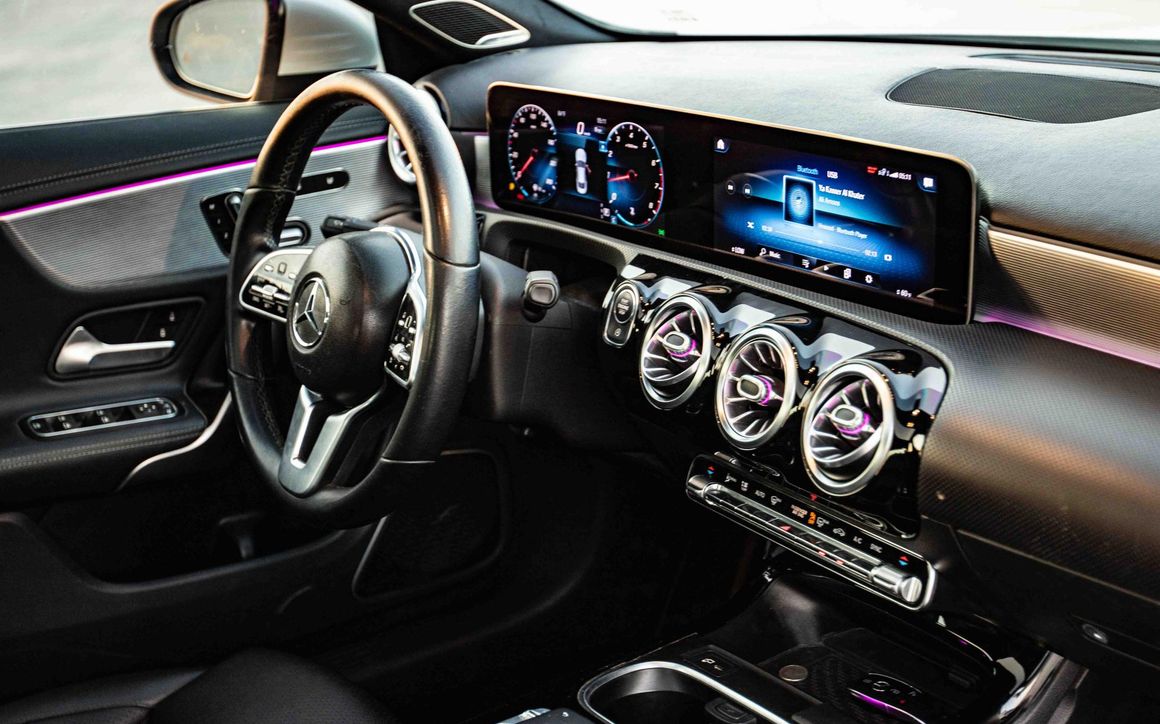 MERCEDES CLA250 - image 11